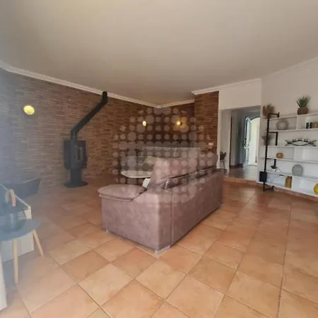Oliveira Velha Holidays Отель