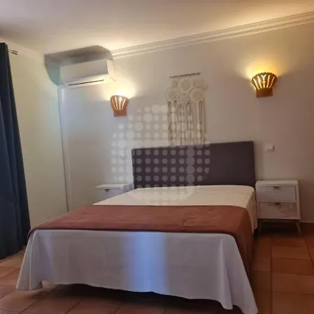 Oliveira Velha Holidays 4* אלבופיירה