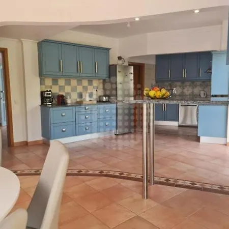 Oliveira Velha Holidays מלון 4*