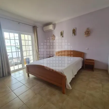 Oliveira Velha Holidays מלון